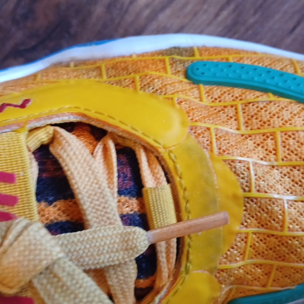 Donavan Mitchell x Adidas x Lego Size 3Y - Picture 3 of 16